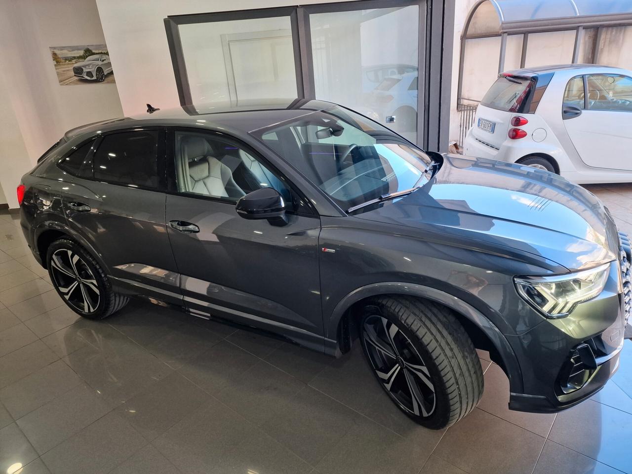 Audi Q3 Sportback 35 TDI S-tronic Identity Black