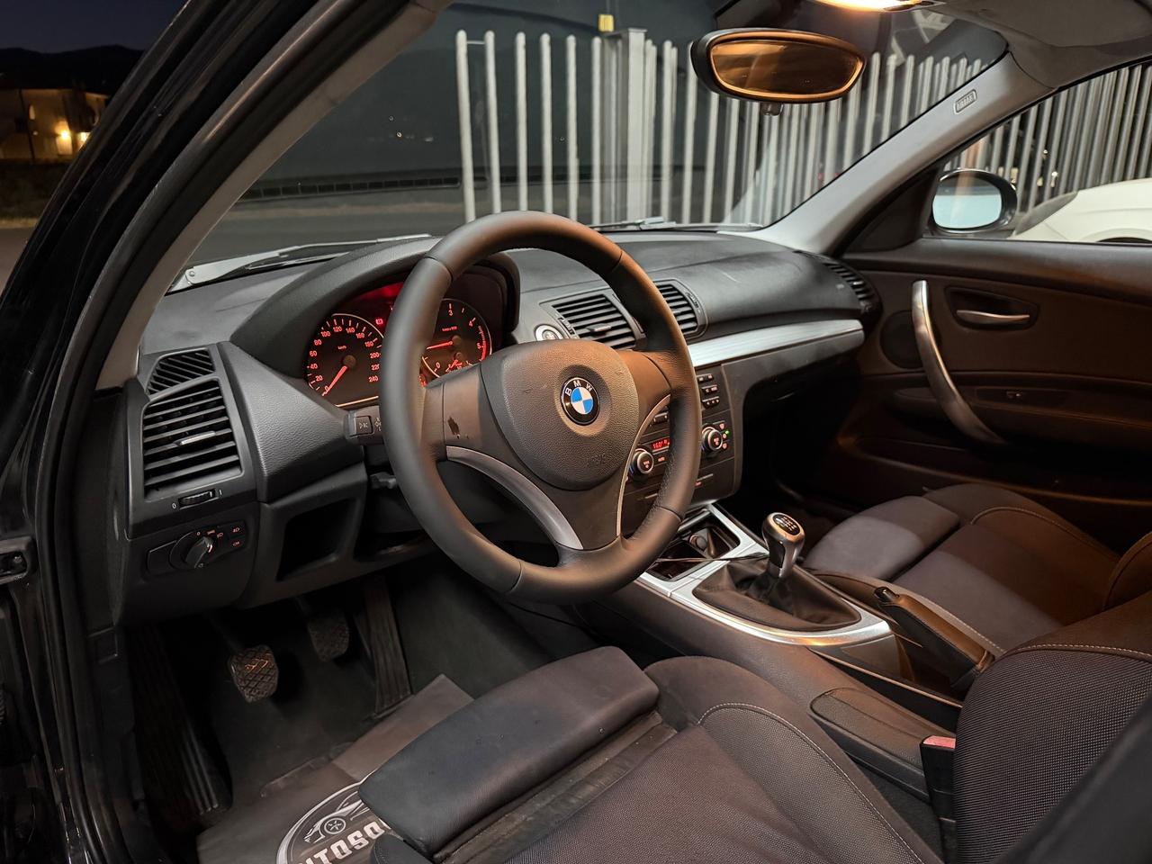 Bmw 118 118d cat 143cv 5 porte Sport Total black