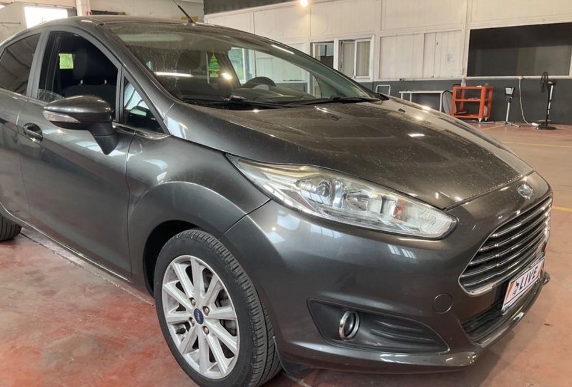 Ford Fiesta 1.5 TDCi 75CV 5 porte Titanium