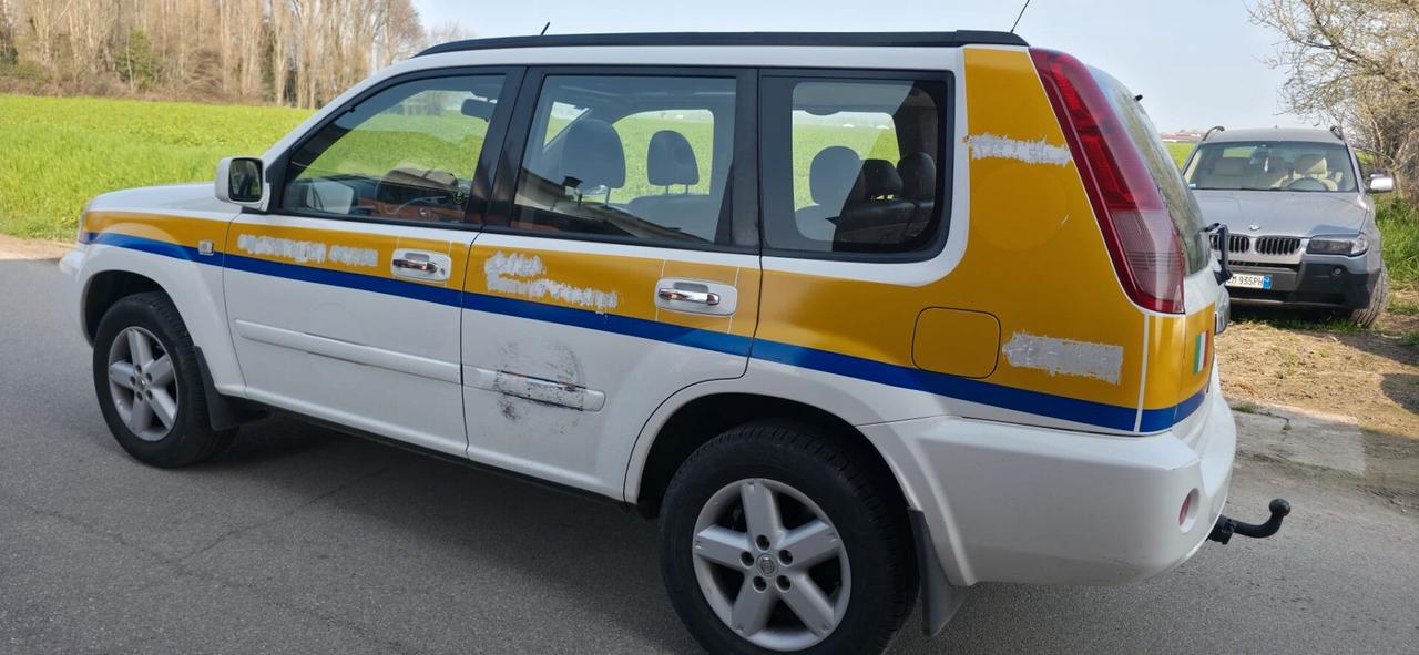 Nissan X-Trail 2.5 16V Elegance 4x4 gancio traino