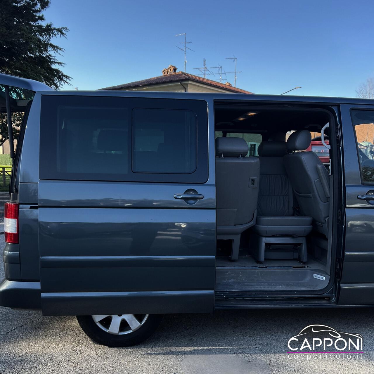 Volkswagen Multivan 2.5 TDI 7 POSTI - IDONEA TRASPORTO DISABILI