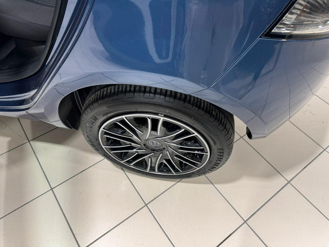 Lancia Ypsilon 1.0 FireFly 5 porte S&S Hybrid Gold