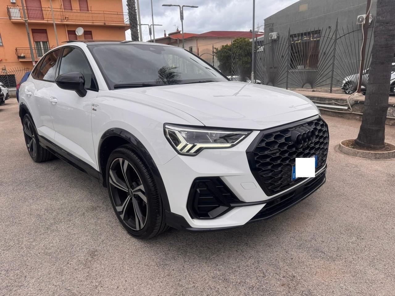 Audi Q3 Sportback 35 TDI quattro S line edition Tetto