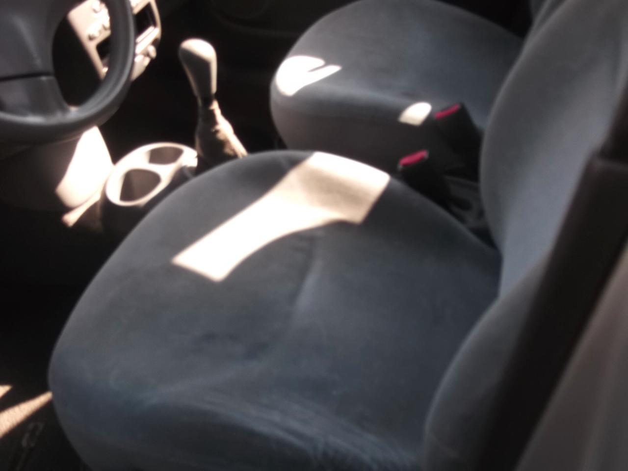 Toyota Yaris 1.0i 16V cat 5 porte aut. Sol - 31