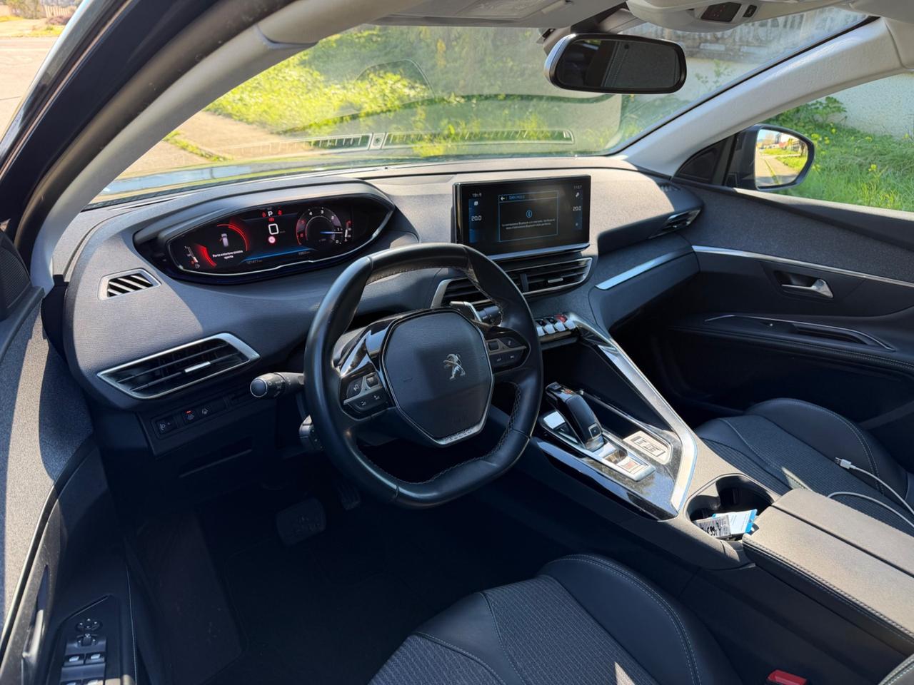 Peugeot 3008 BlueHDi 130 S&S EAT8 Allure