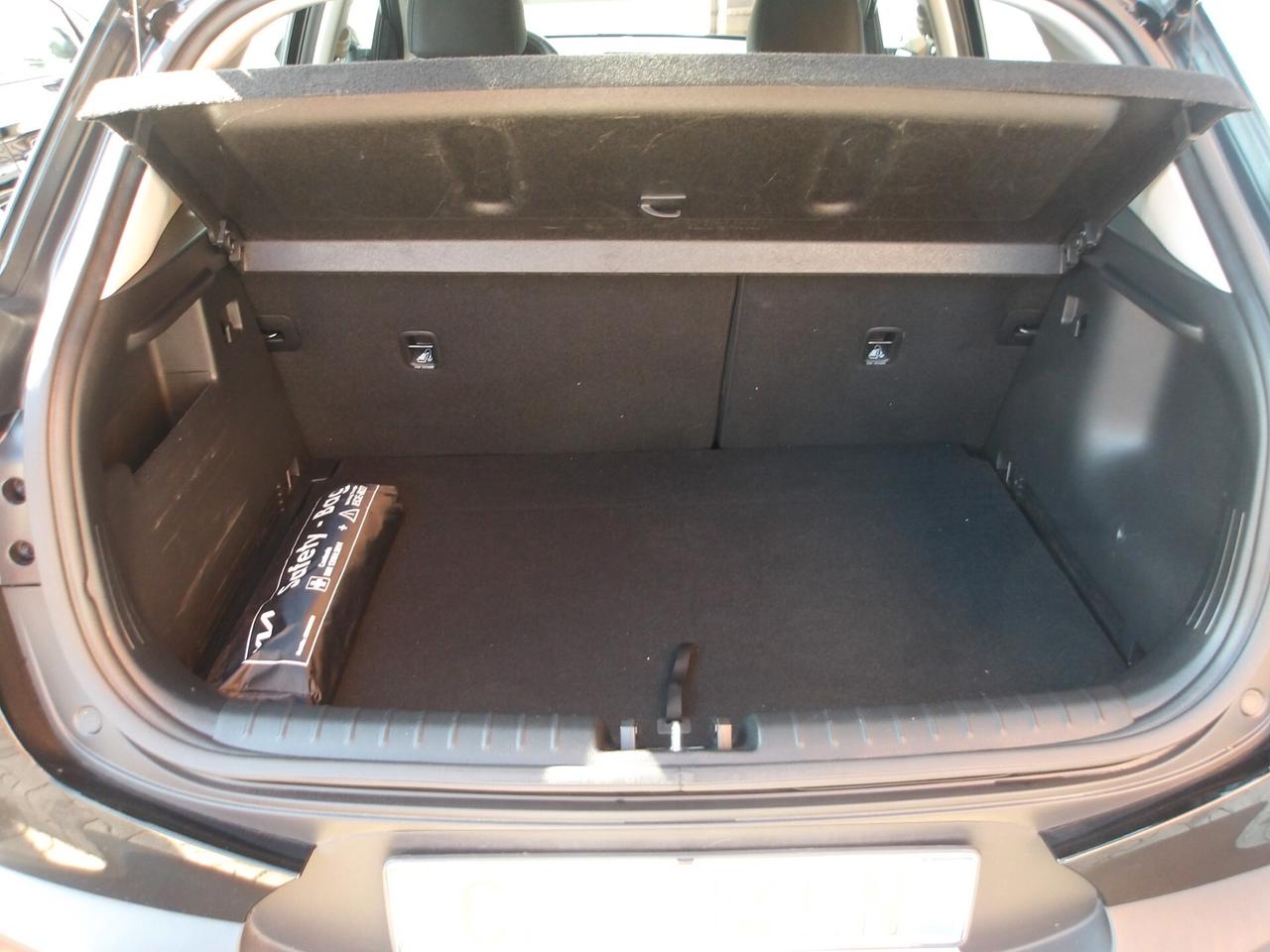 KIA STONIC 1.2 BENZ-KM 18.000-2022