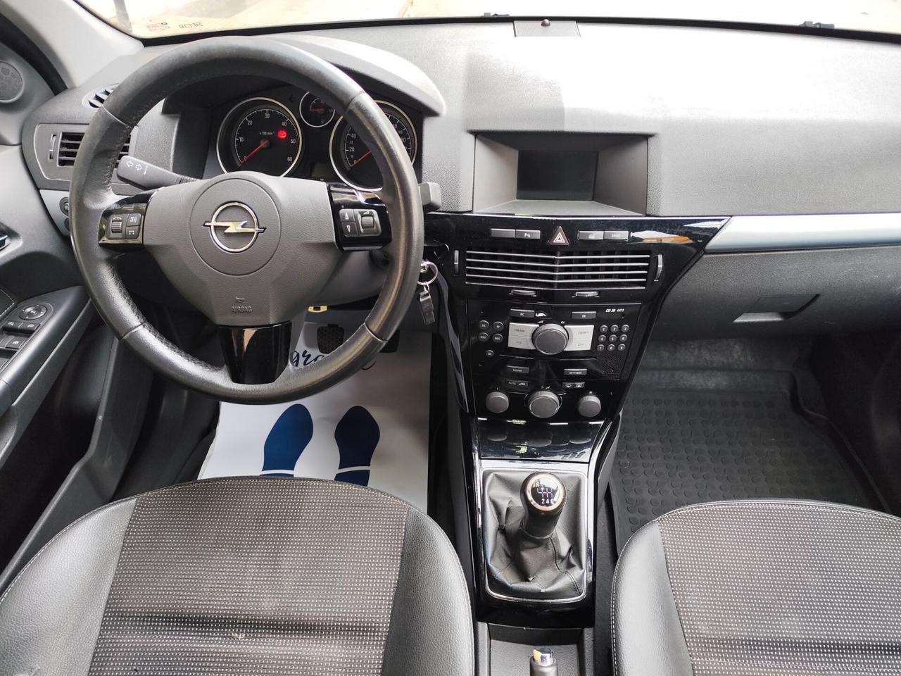 Opel Astra 1.7 CDTI 110CV COSMO BERLINA