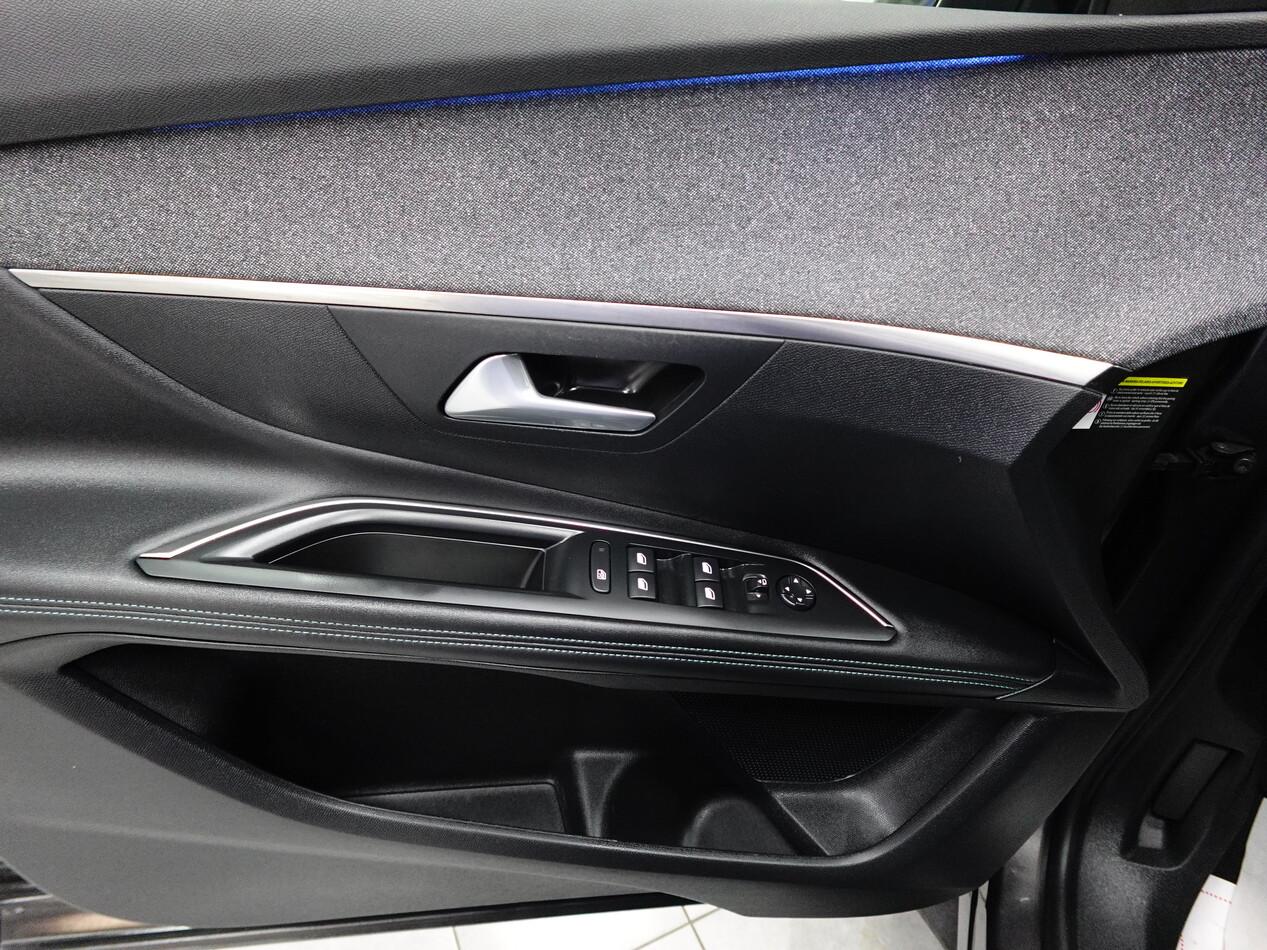 Peugeot 3008 II 1.5 BlueHDI 130 CV ALLURE