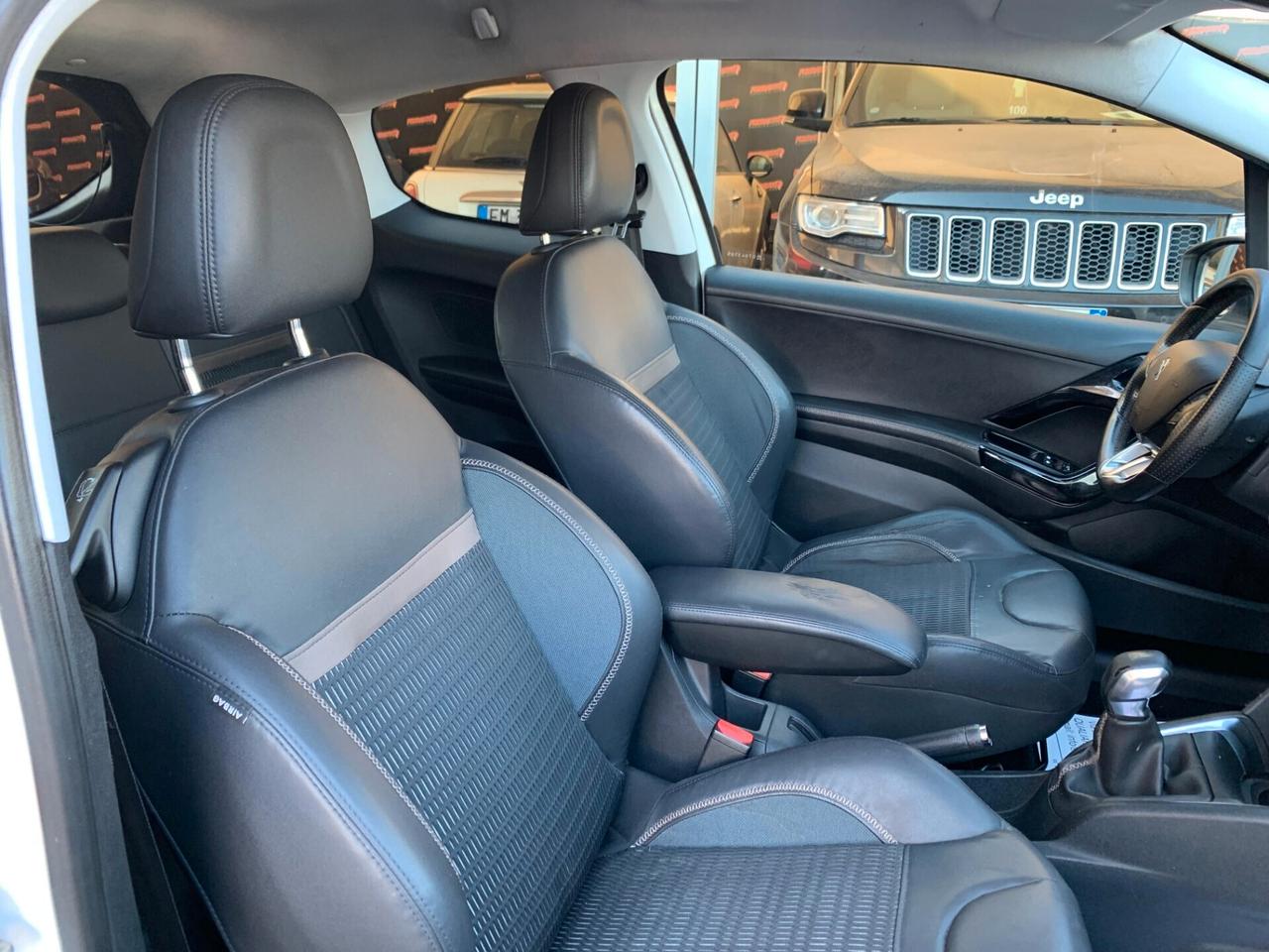 Peugeot 208 1.2 VTi 82 CV 3 porte Allure