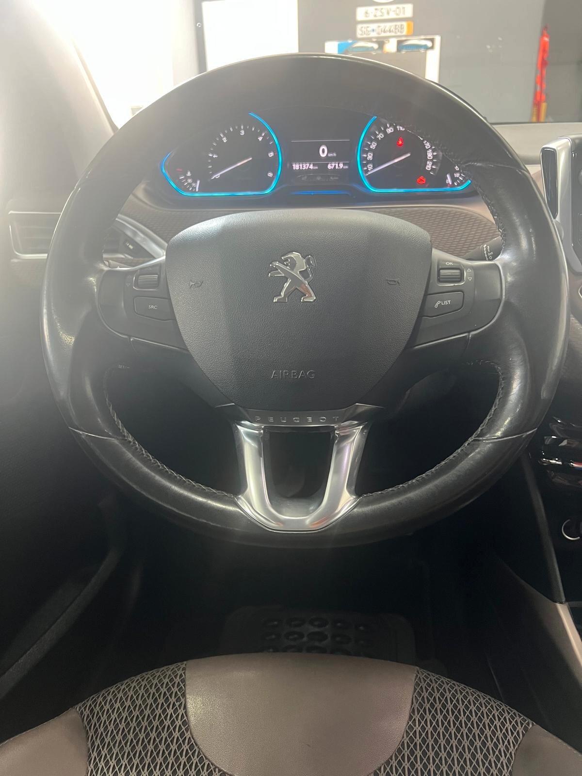 Peugeot 2008 1.6 e-HDi 115 CV Stop&Start Allure