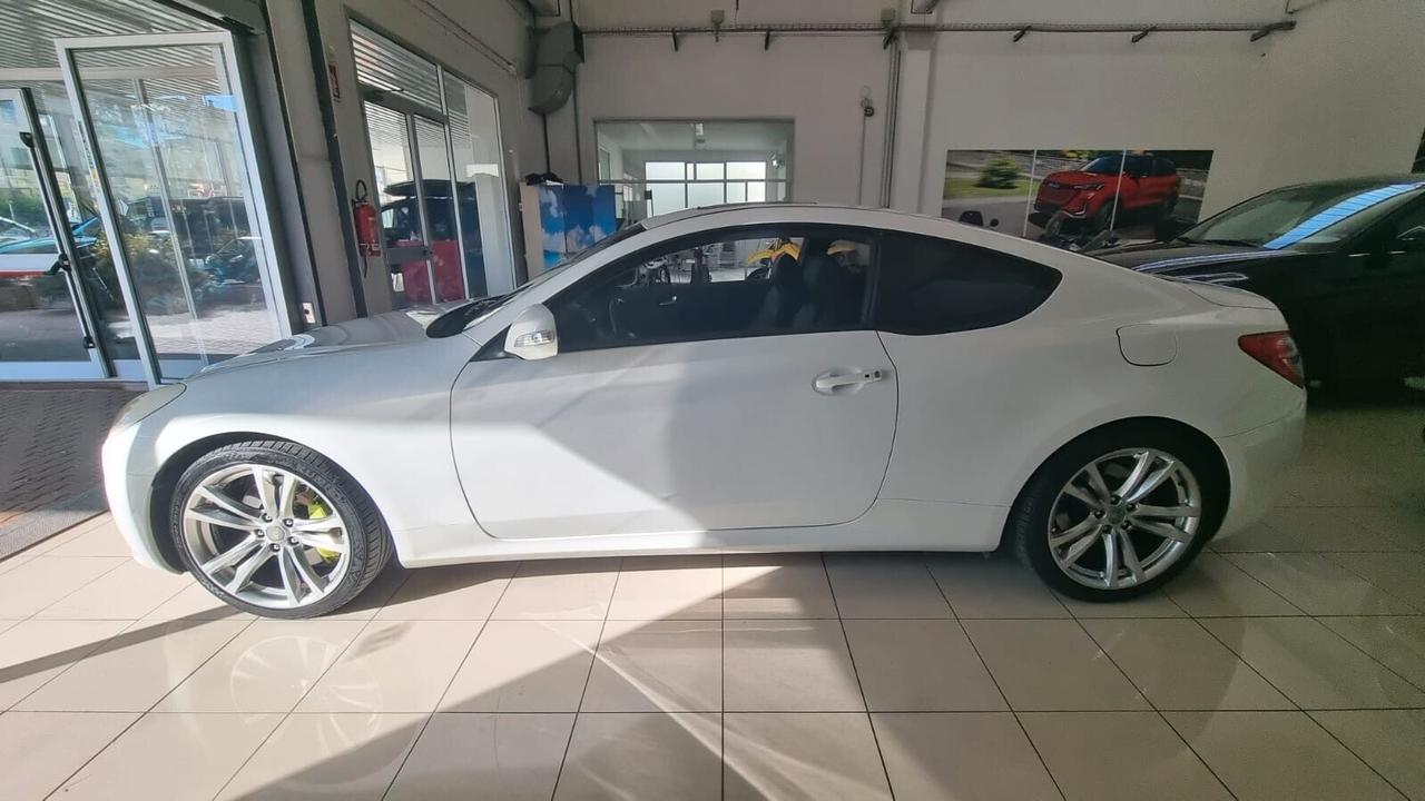 Hyundai Genesis Coupe 2.0 Turbo Sport VETTURA A GPL