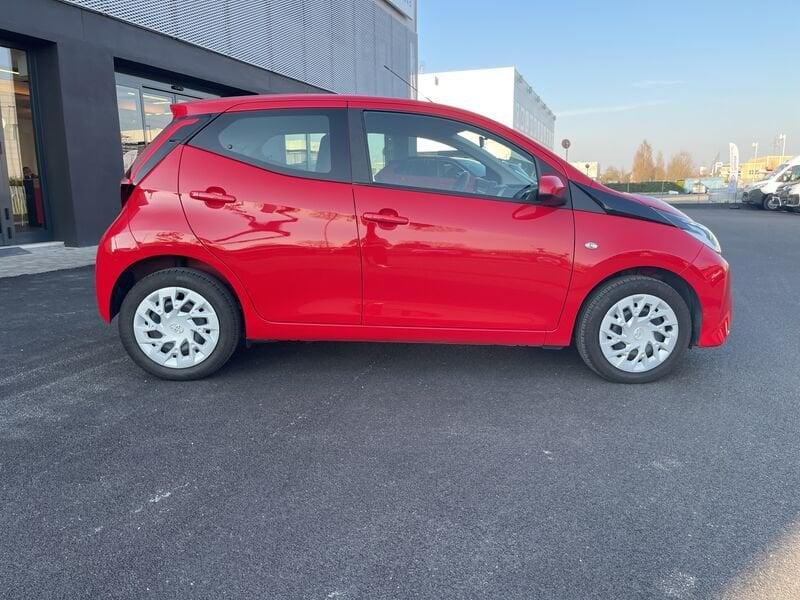 Toyota Aygo Connect 1.0 VVT-i 72 CV 5 porte x-play