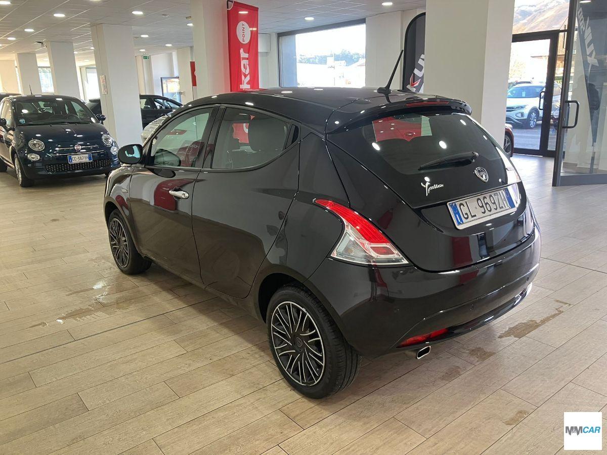 LANCIA - Ypsilon - 1.0 FireFly 5p.S&S Hybryd Gold