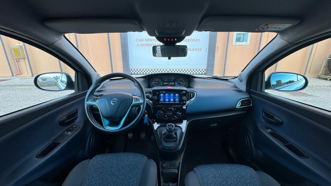 Lancia Ypsilon 1.0 5porte Hybrid Gold - 2024