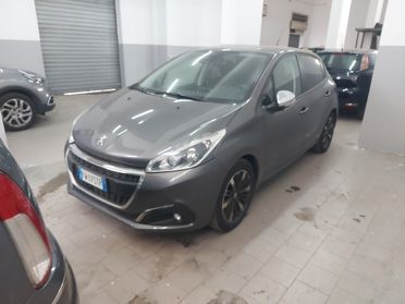 Peugeot 208 1.2benz 2019 GARANZIA TAGLIANDATA