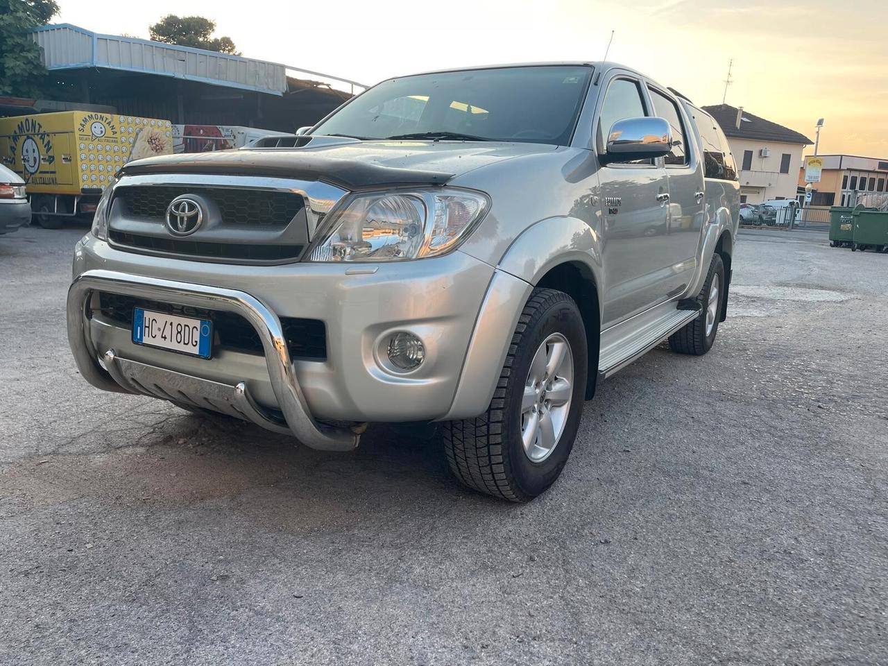 Toyota Hilux 3.0 D-4D 4WD 4p. Doub. Cab SR+