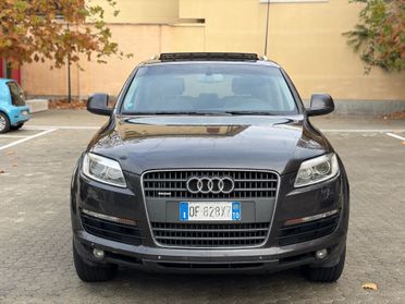 Audi Q7 4.2 V8 FSI quattro tiptronic 7 posti 349cv