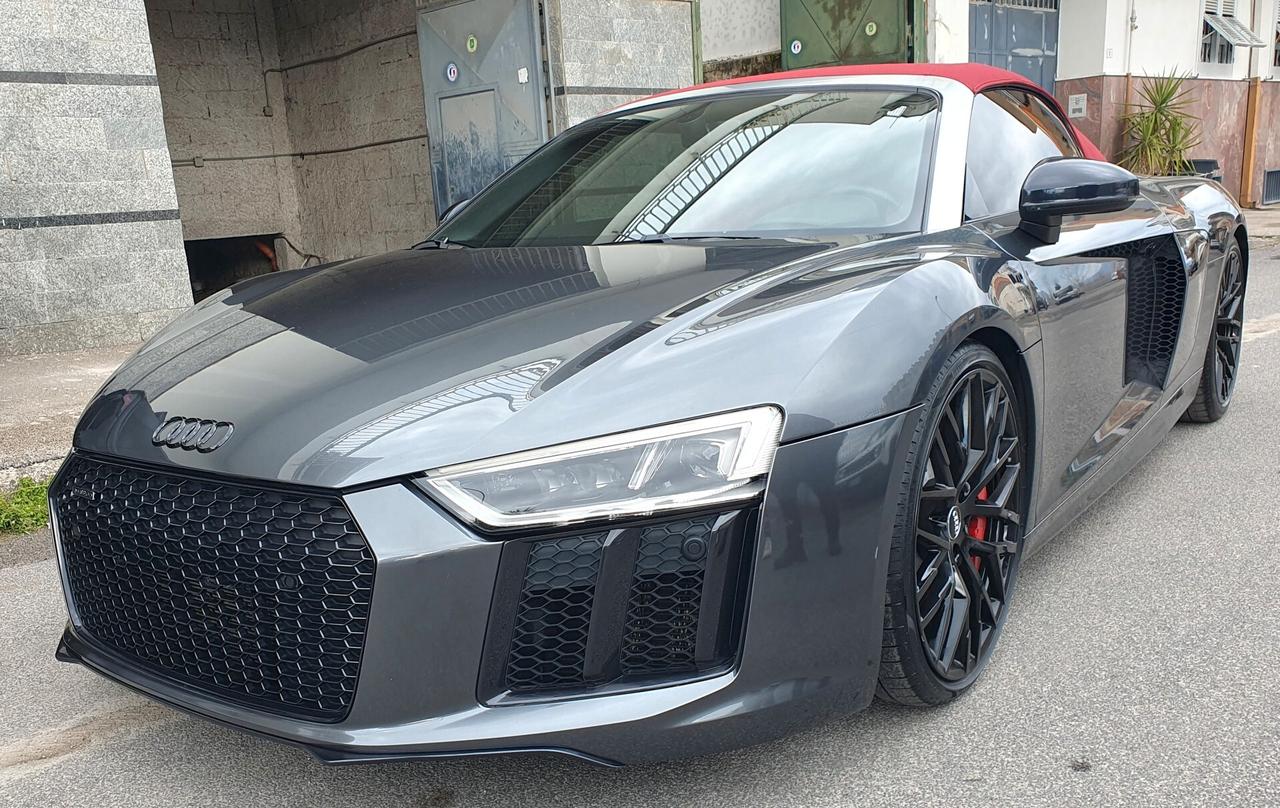 Audi R8 5.2 V 10 525 CV R-TRONIC QUATTRO SPYDER