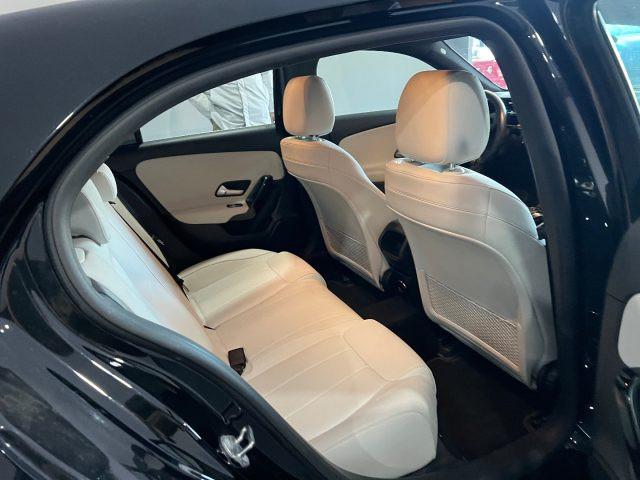 MERCEDES-BENZ A 180 d Automatic Premium ( schermo grande )