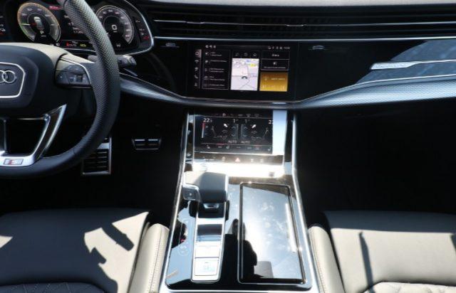 AUDI Q8 SUV 55 TFSI e quattro tiptronic S line edition