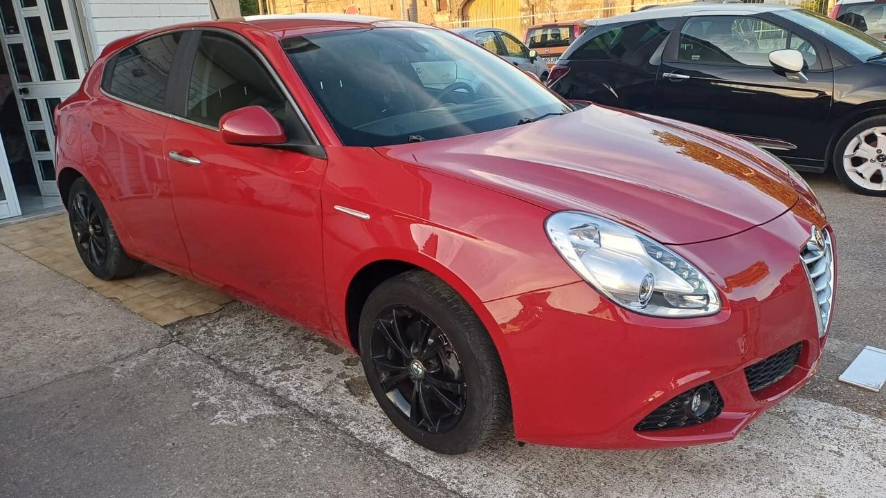 Alfa Romeo Giulietta 1.6 JTDm-2 105 CV Distinctive 2013 ROSSA COME NUOVA