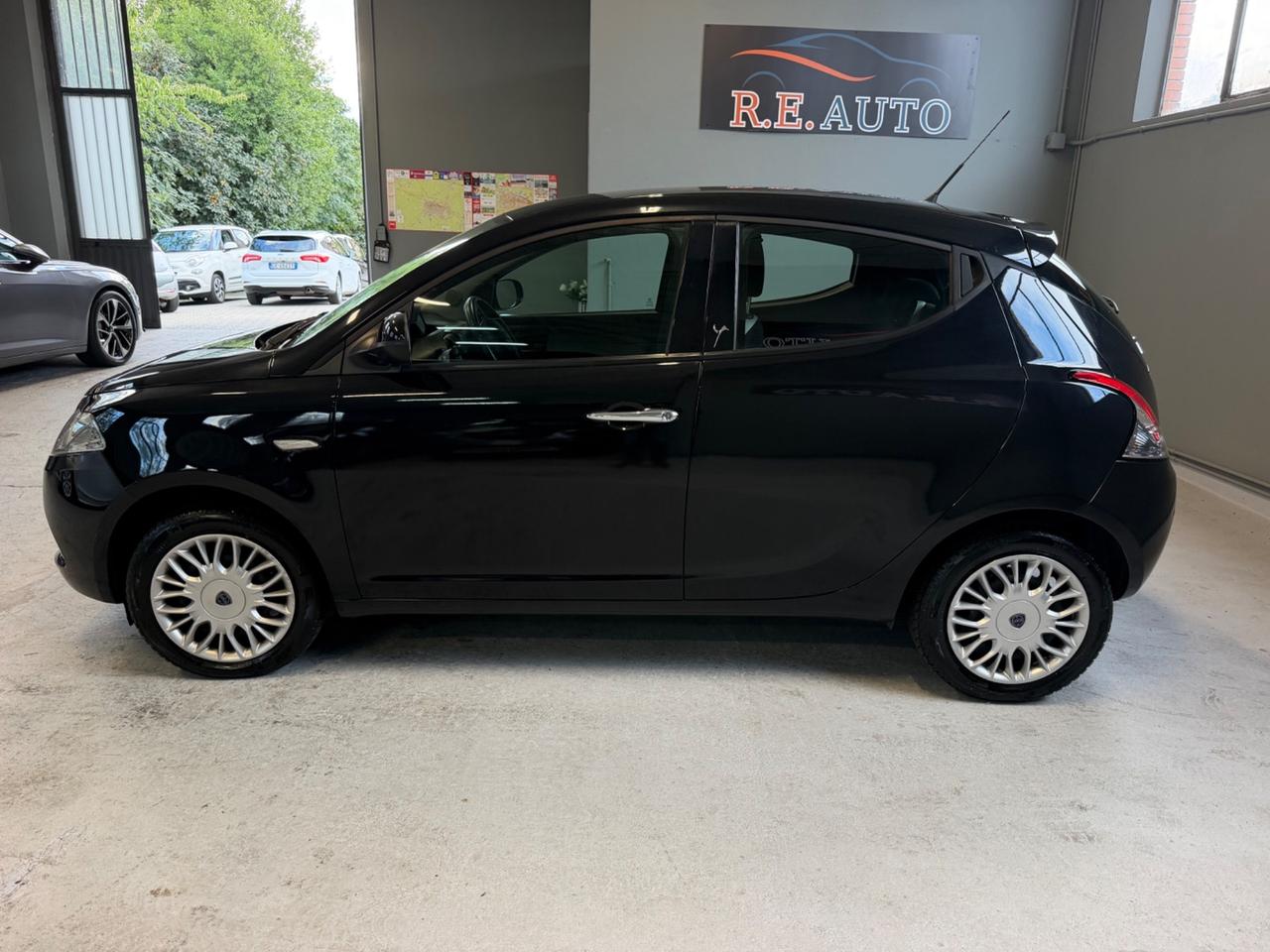 Lancia Ypsilon 0.9 TwinAir 85 CV 5 porte S&S DFN Gold
