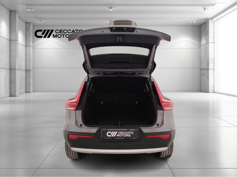 Volvo XC40 2.0 B3 Essential automatico