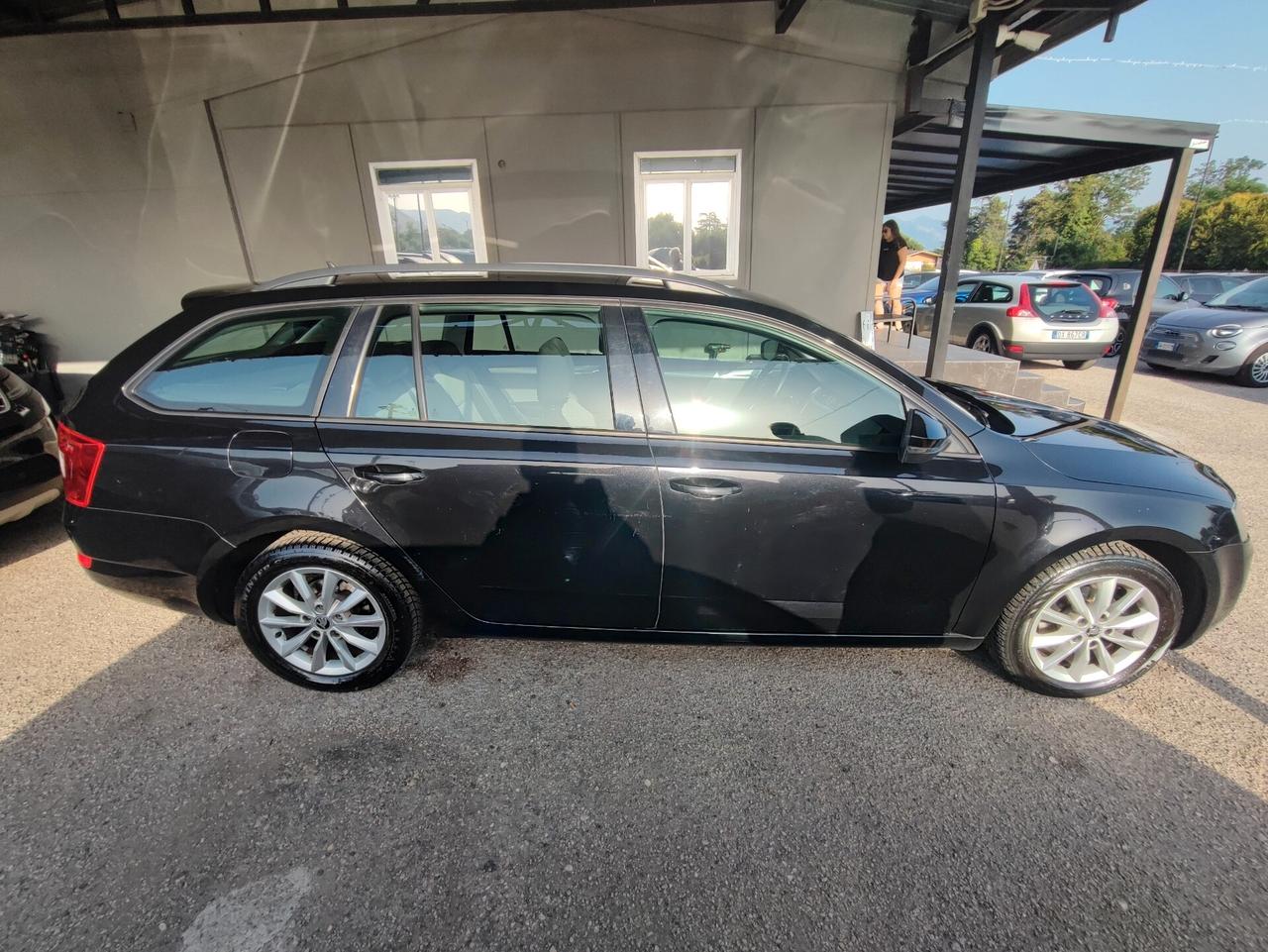 Skoda Octavia 1.6 TDI CR 105 CV Wagon Elegance