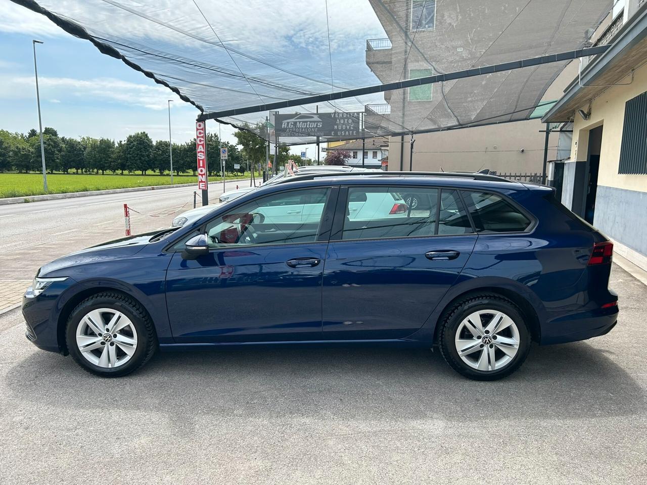 VW GOLF VARIANT 2.0 TDI 116CV Life - GANCIO TRAINO