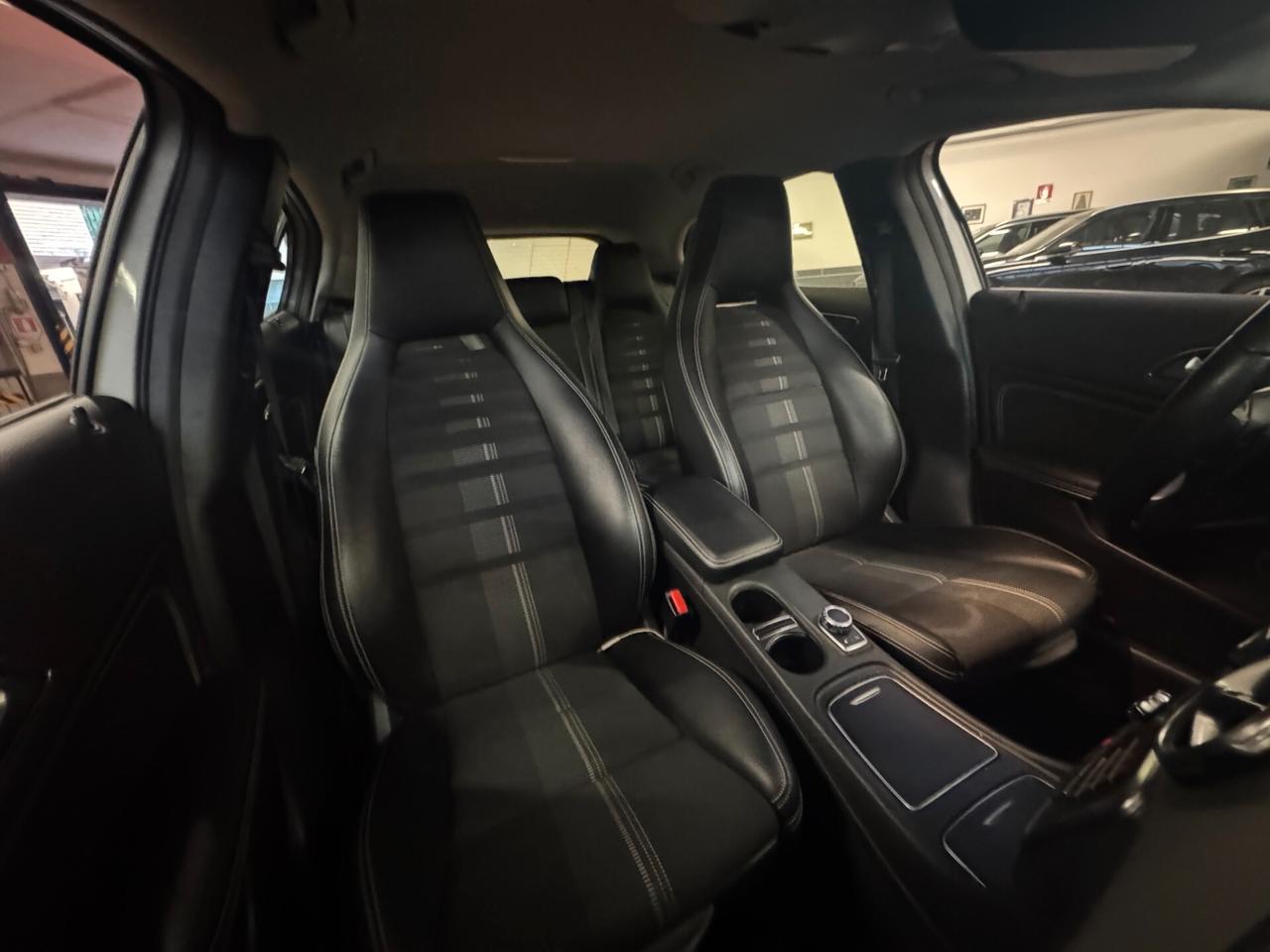 Mercedes-Benz GLA 180 180 d Sport auto UNICO PROPRIETARIO