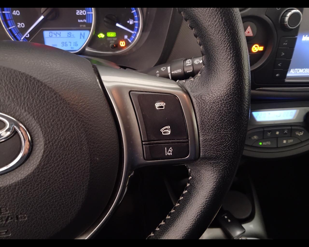 TOYOTA Yaris III 2015 - Yaris 5p 1.5h Active my16
