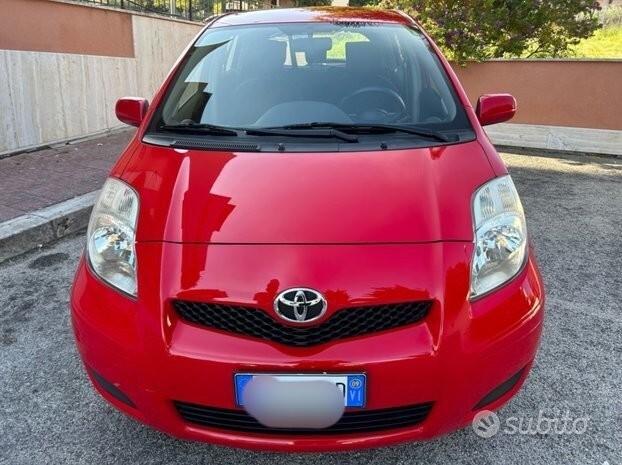 Toyota Yaris 1.0 5 ideale per neo patentati