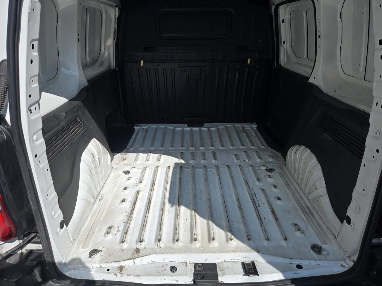 PEUGEOT PARTNER BLUE HDI 1.5 102 cv IVA DETRAIBILE -PROMO OTTOBRE GA FIN&SAFE-