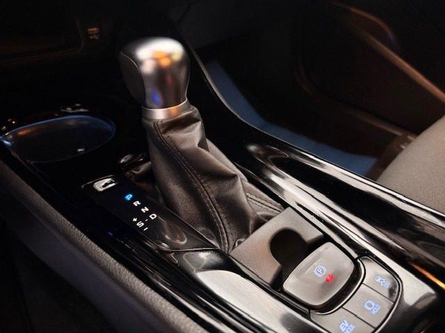 TOYOTA C-HR 2.0 Hybrid E-CVT Morebusiness