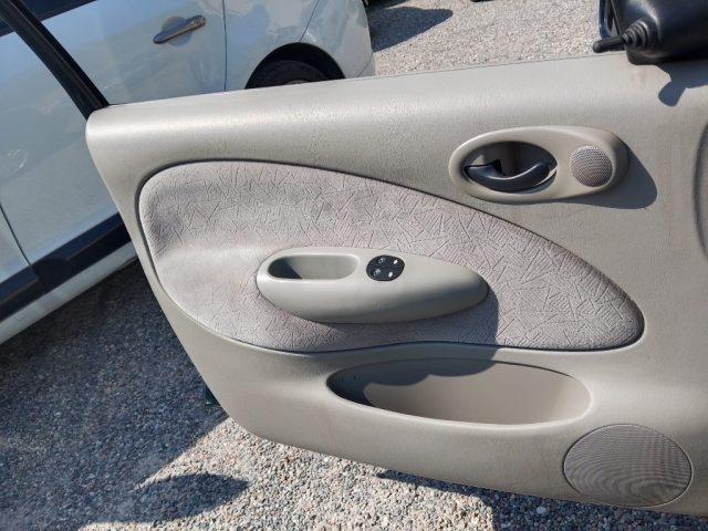 FORD Fiesta 1.2i 16V cat 5 porte Ghia unipro