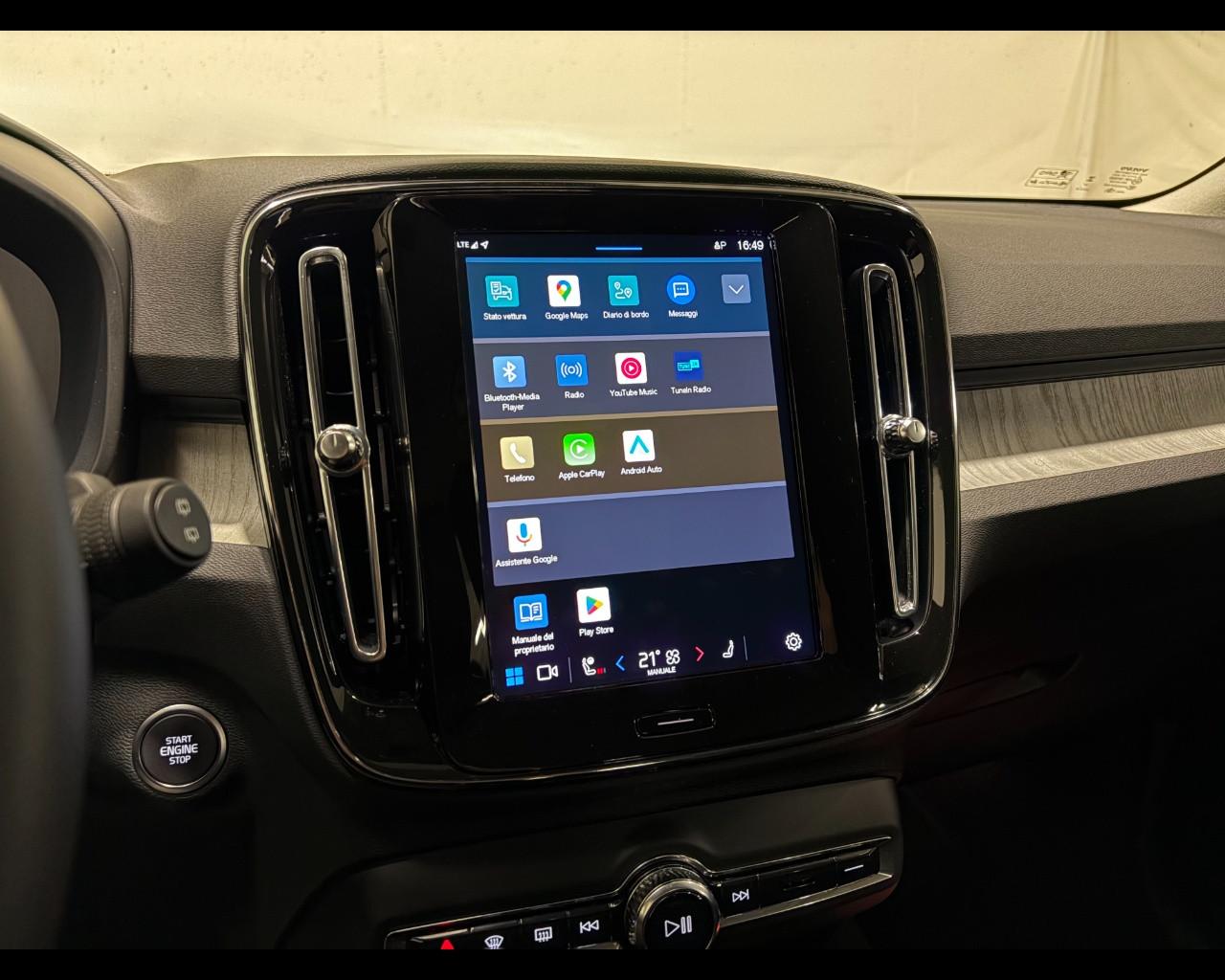 VOLVO XC40 CORE B3 AUTO