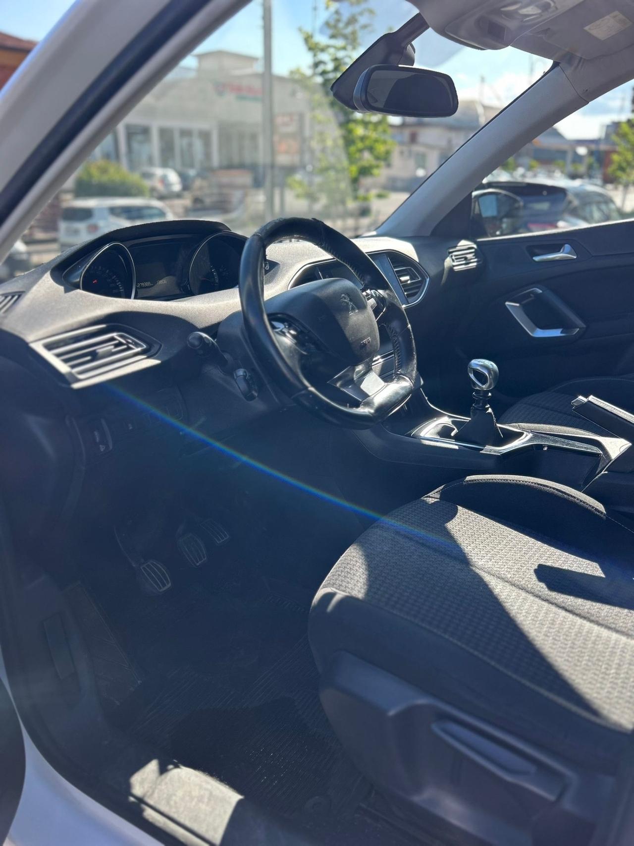 Peugeot 308 BlueHDi 120 S&S SW Allure