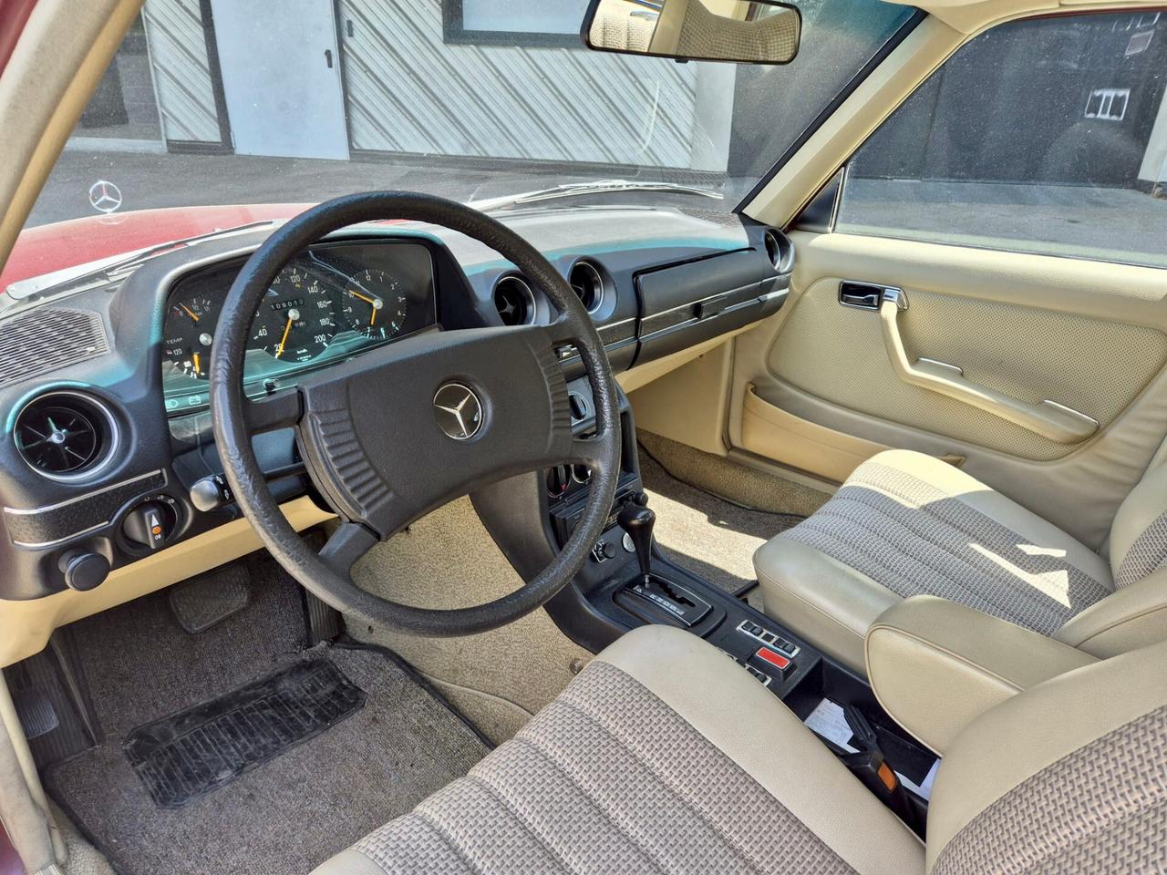 Mercedes-benz 200 AUTOMATIC
