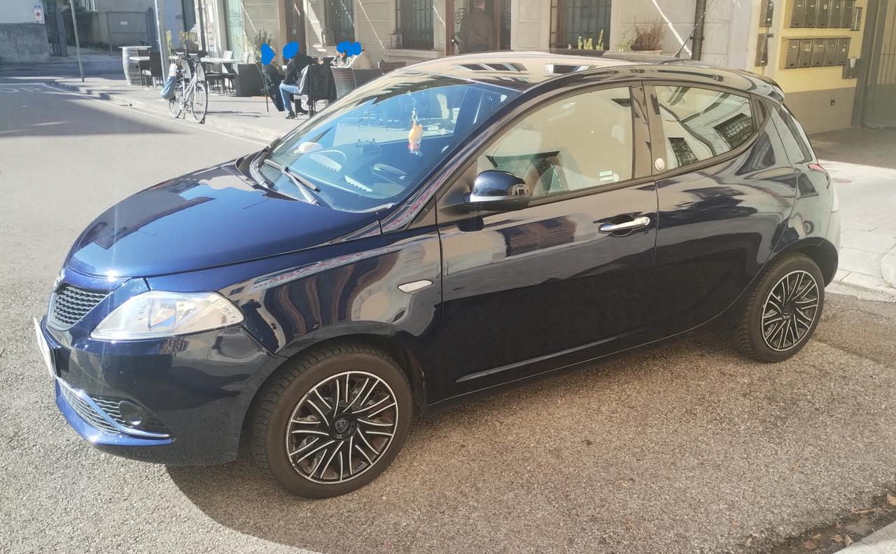 Lancia Ypsilon 1.2 69 CV 5 porte GPL Ecochic Gold