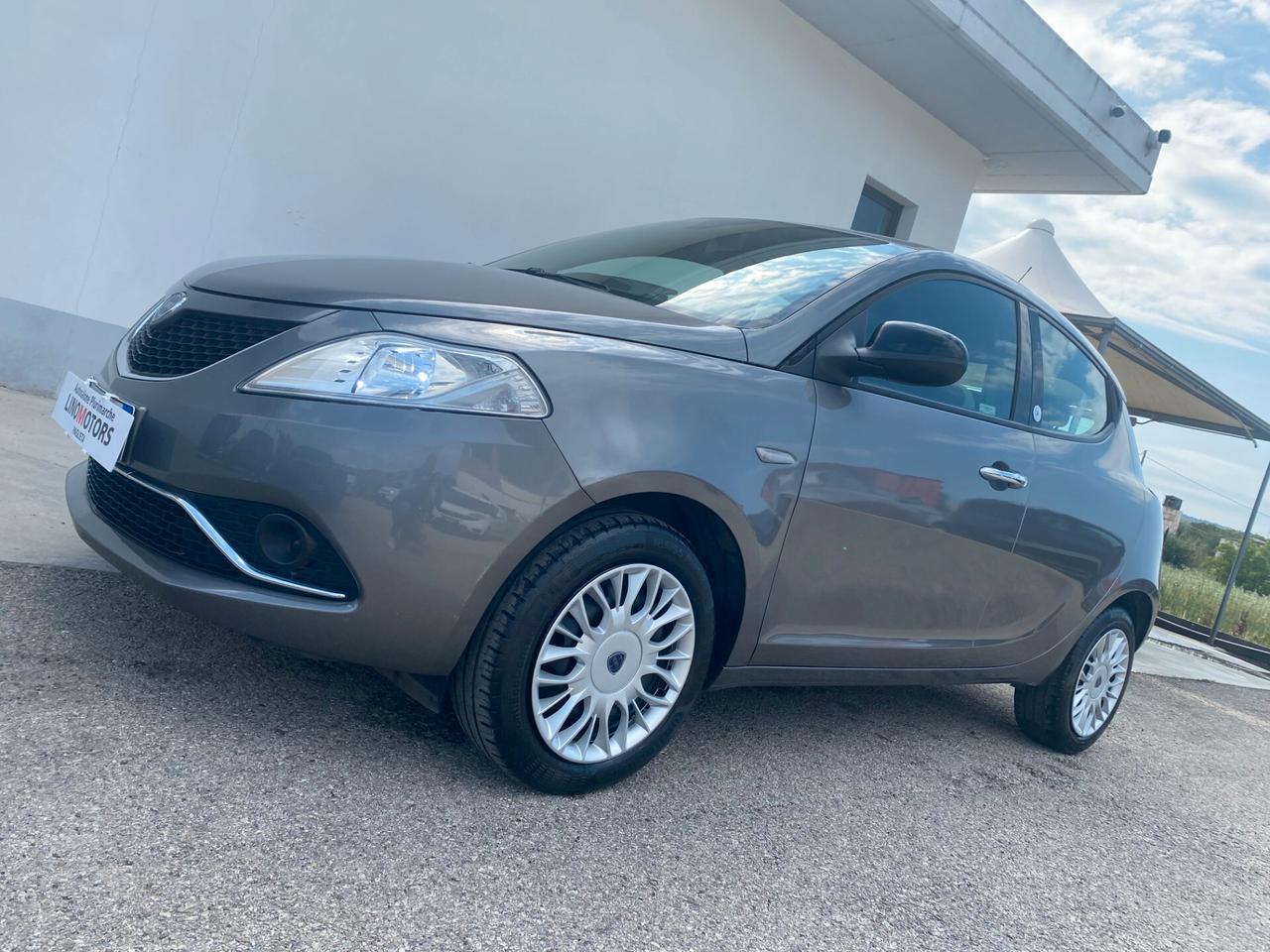 Lancia Ypsilon 1.2 69 CV 5 porte GPL Ecochic Silver