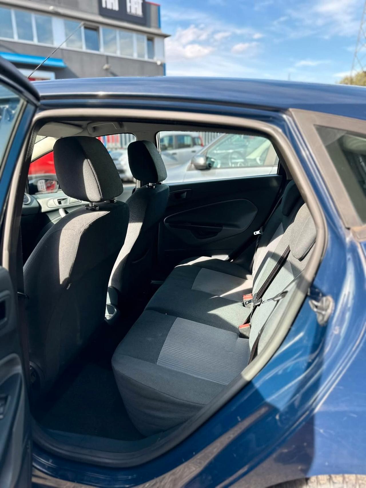 Ford Fiesta 1.4 TDCi 70CV 5 porte Titanium neopatentati