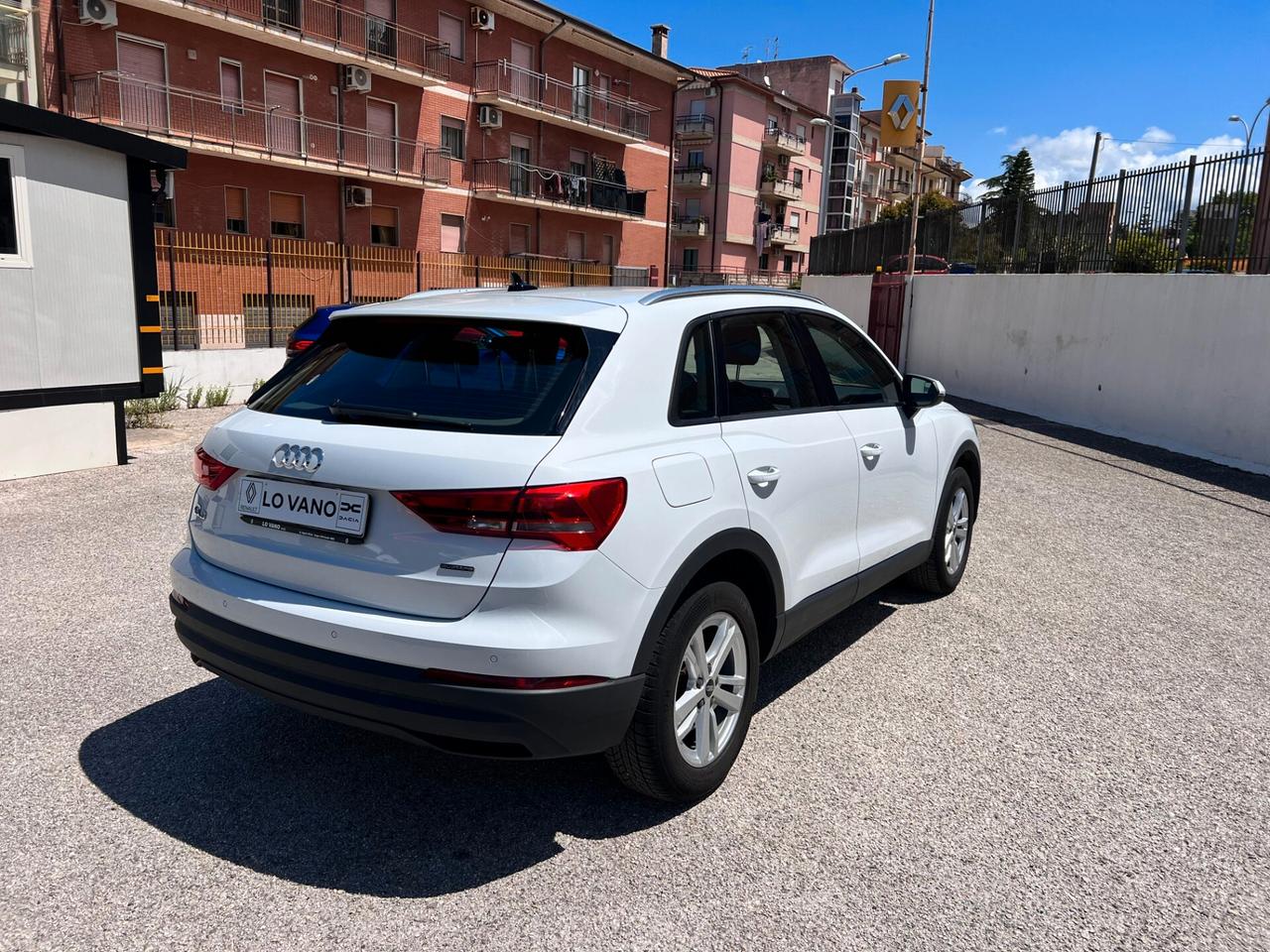 Audi Q3 35 TDI quattro S tronic Business Sport