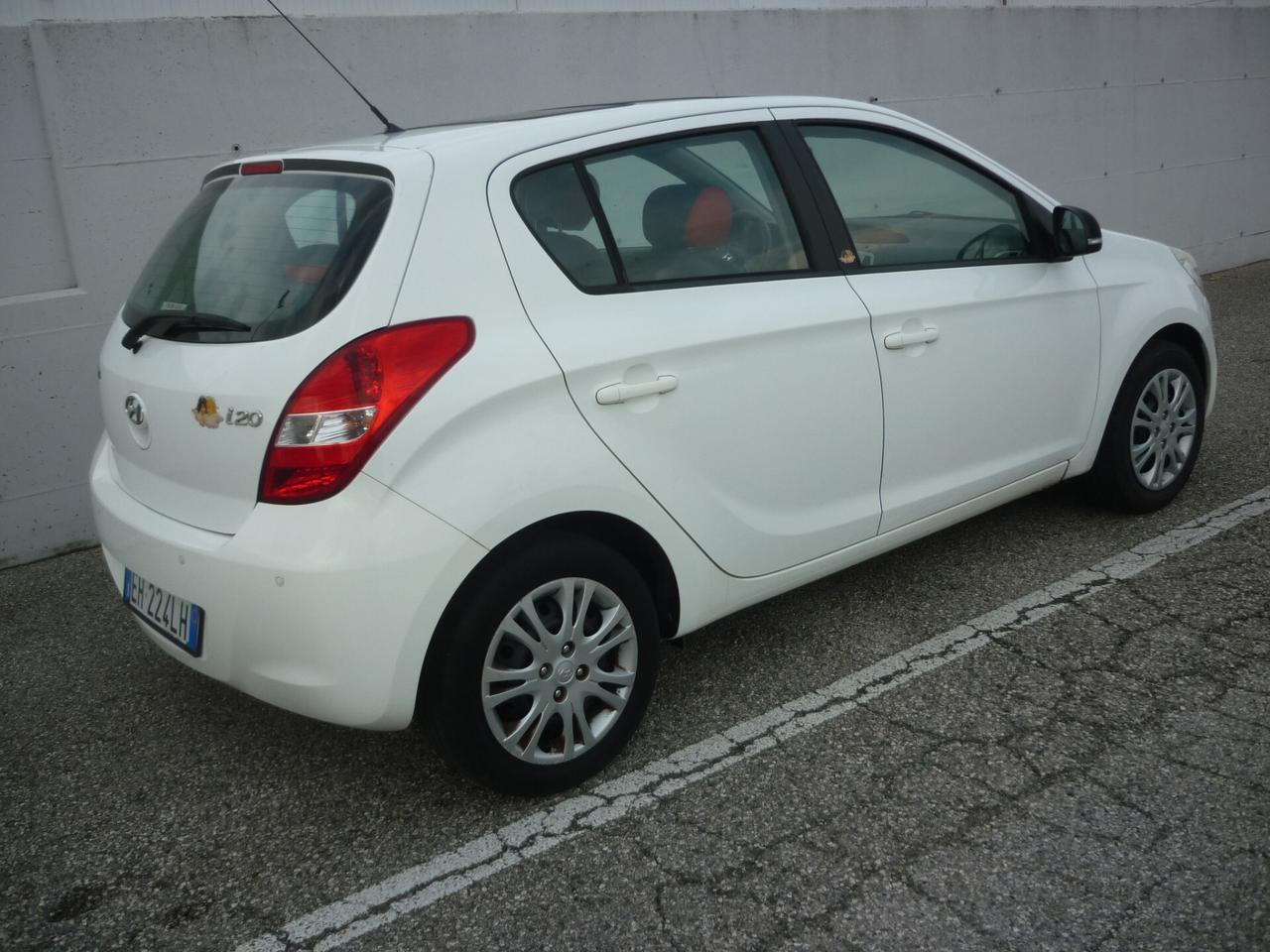 Hyundai i20 1.2 5p. Fiorucci