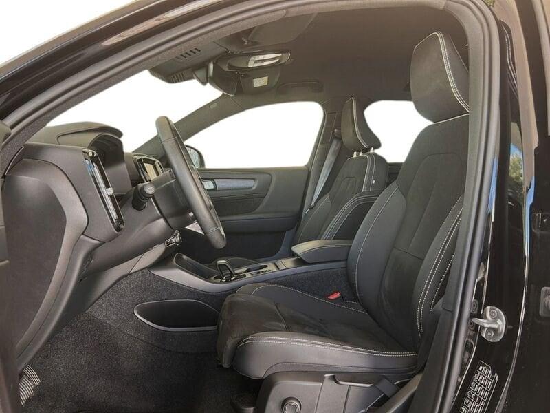 Volvo XC40 B3 163+14 CV Automatico LED Core N1 Autocarro