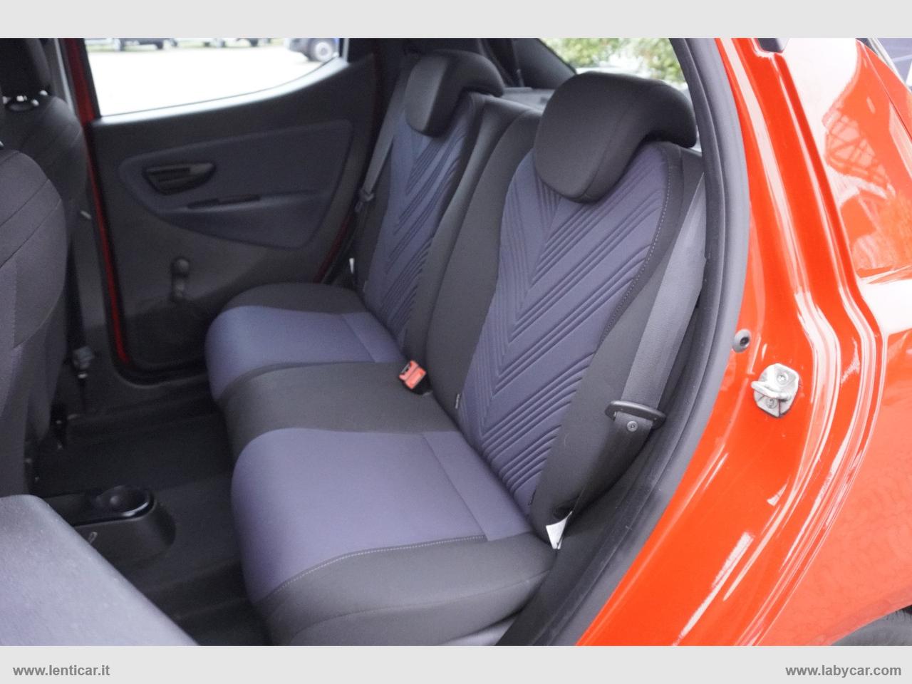 LANCIA Ypsilon 1.0 FireFly S&S Hybrid Eco Gold Adatta a Neopatentati