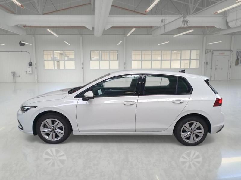 VOLKSWAGEN GOLF VIII 1.0 ETSI 81 KW EVO LIFE DSG 5 PORTE BERLINA