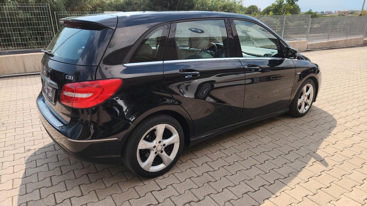 Mercedes-benz B 200 MERCEDES CLASSE AMG MANUALE