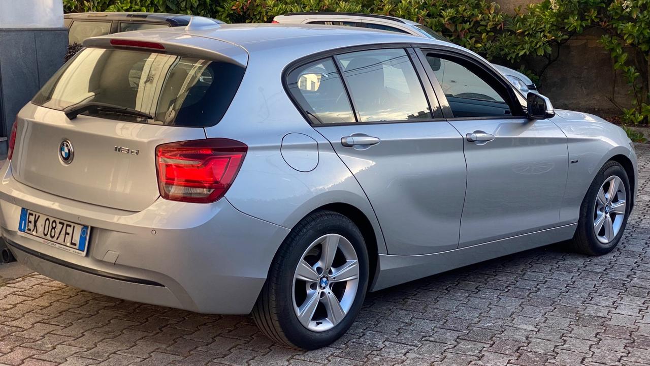 Bmw 118 118d 2.0 143CV 5 porte mod.Sport Automatica LED