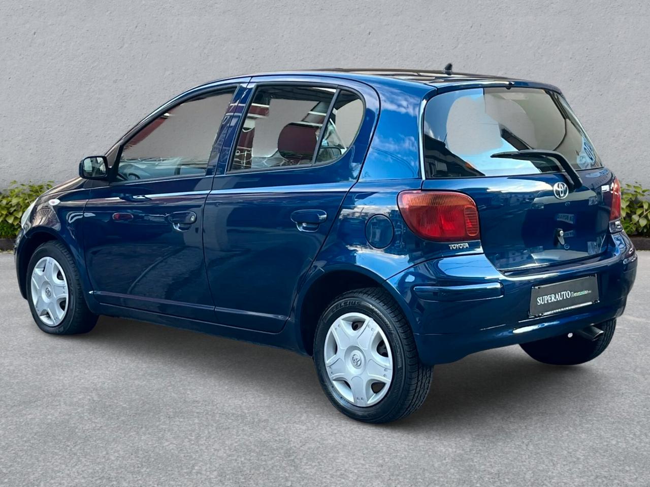 Toyota Yaris 1.0i 16V cat 5 porte Sol
