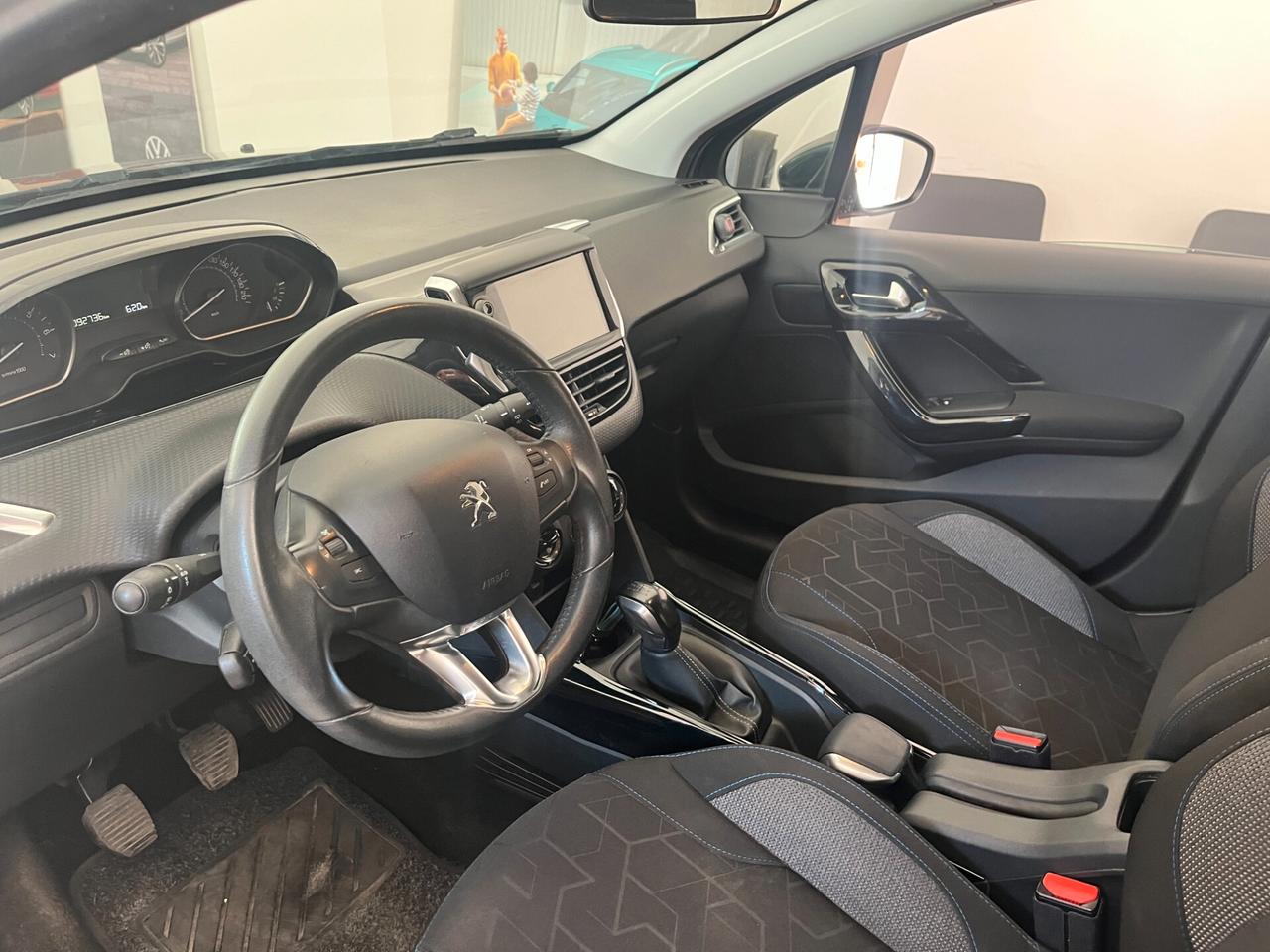 Peugeot 2008 PureTech 82 S&S Signature